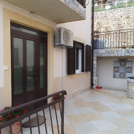 Lady M In - Istrien Πανσιόν 4*